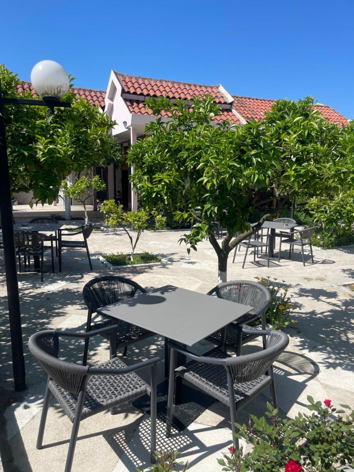 Restaurant Bujtina Portokallja * Fier